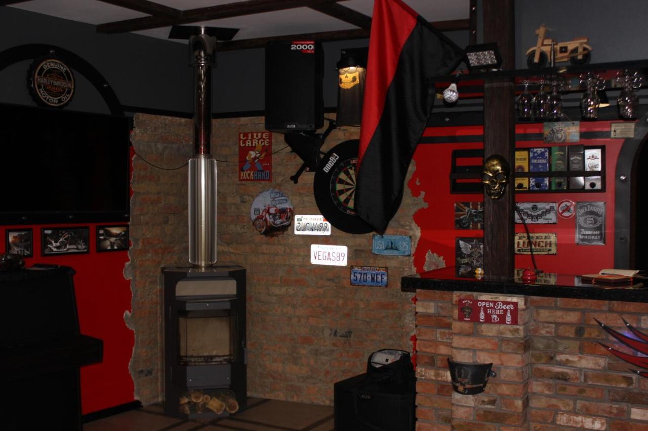 Biker'S Pub Hotell Oleksandriia Eksteriør bilde
