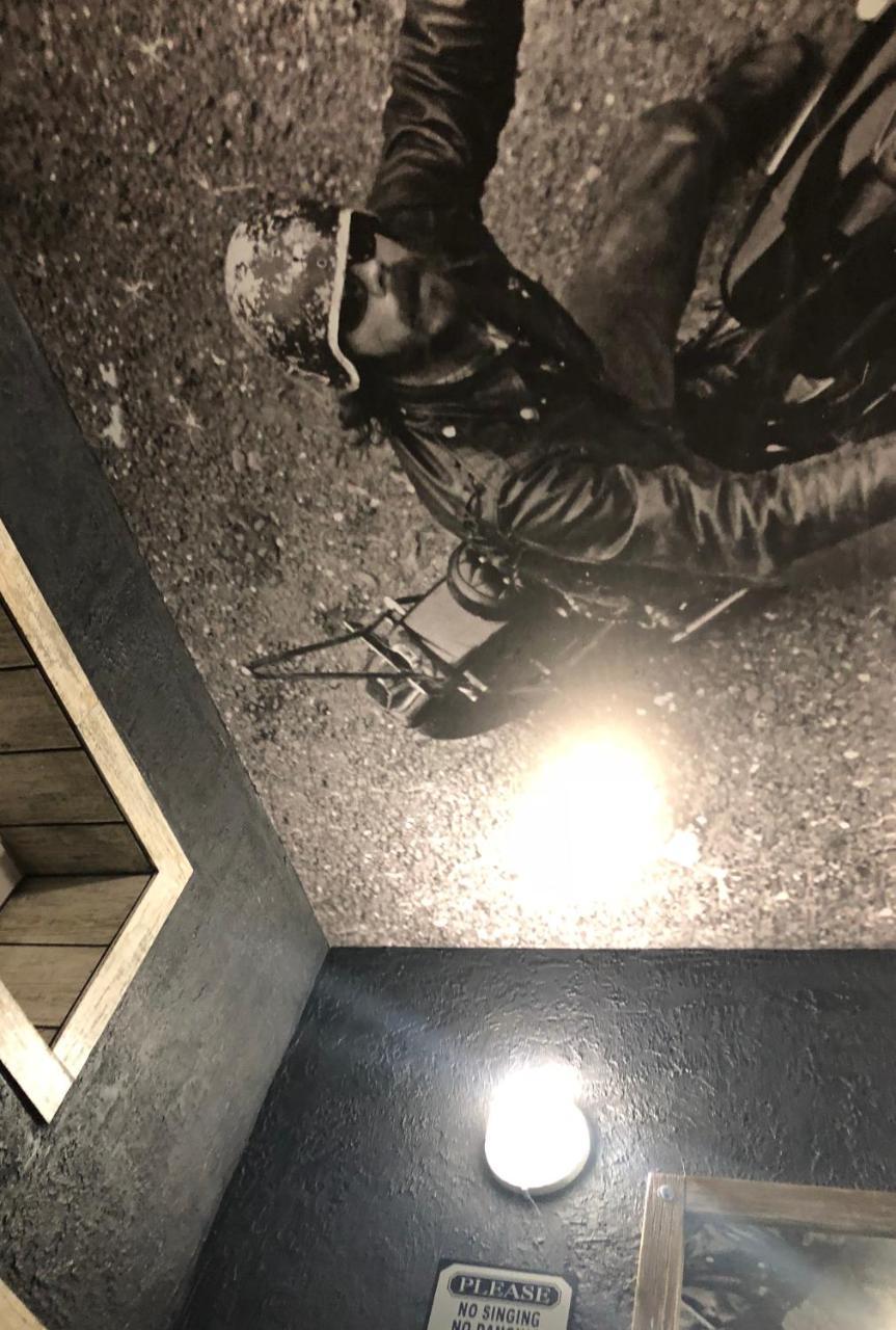 Biker'S Pub Hotell Oleksandriia Eksteriør bilde